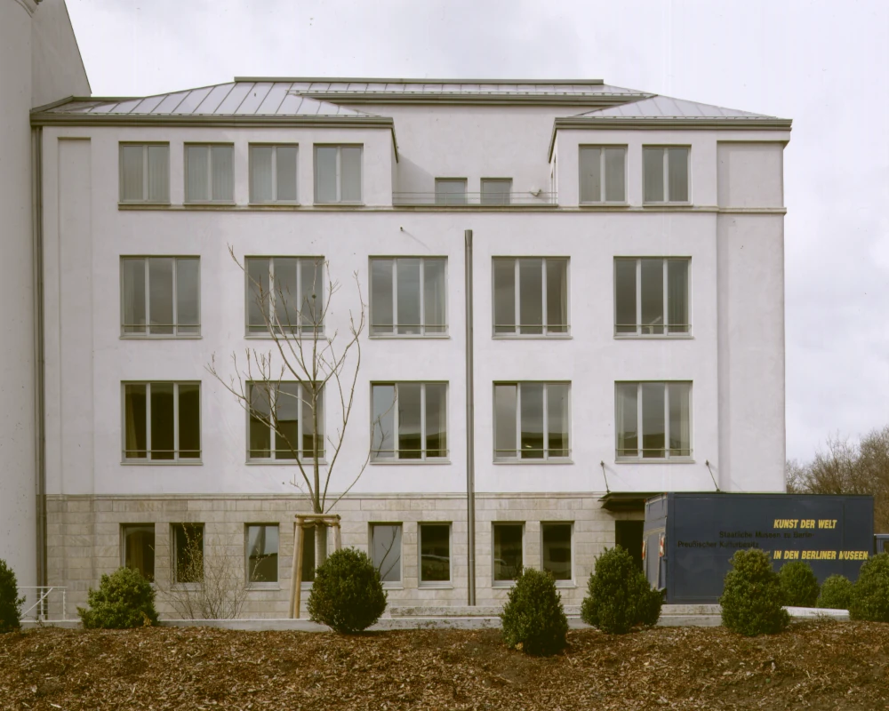 Gemäldegalerie mit Palais Gontard 1